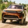 Fea4f9 2017 land rover discovery td6 hse front view in motion 10 (1)